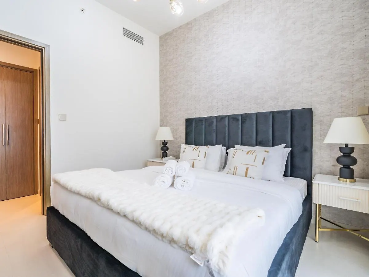 Apartamento Pleasant 1Br In Burj Royale - Downtown Dubái